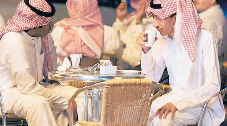 مستقبل شاب سعودي على المحك ..  والسبب حرف!