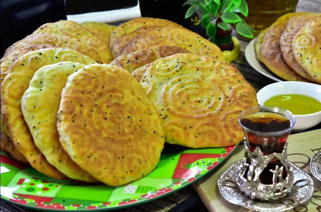 "قرص العيد" ..  حلوى تقليدية تجمع الأردنيين وتزين موائد الأعياد