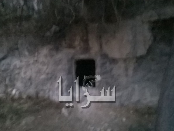 بالصور  ..  بأمر من مدعي عام الكرك فتح مقبرة اثرية للكشف عن لغز 13 جثة فيها