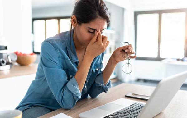علامات تشير لوقوع الفرد في فخ ضغط العمل