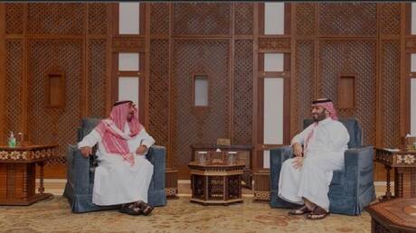 ولي العهد السعودي يقيم استقبالا لرئيس وزراء الكويت في مدينة جدة