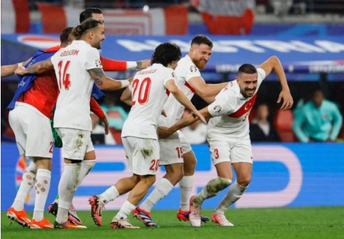 تركيا تهزم النمسا وتتأهل لمواجهة هولندا في اليورو