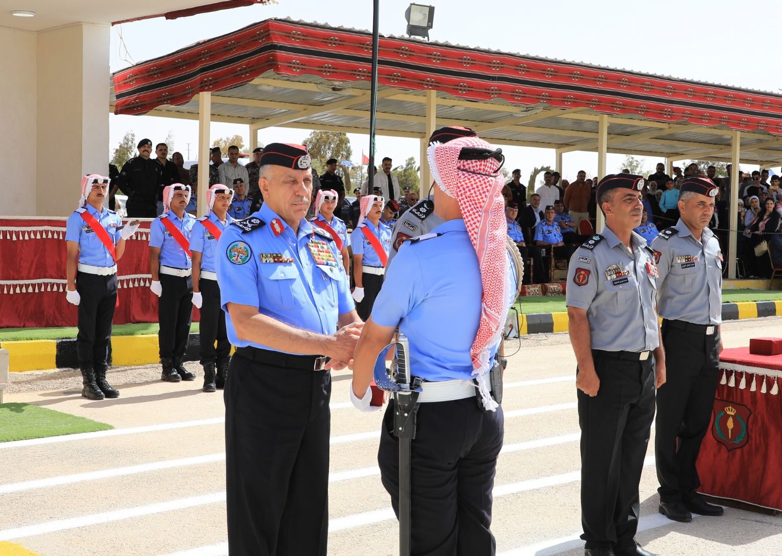 بالصور ..  مدير الأمن العام يرعى حفل تخريج دورة اعداد وتأهيل المستجدين