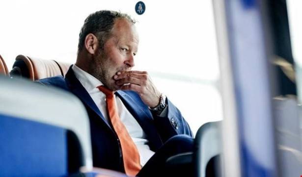 بليند يخسر منصبه مدرباً لمنتخب هولندا