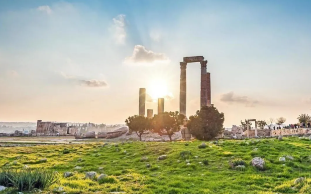 كتلة هوائية حارة من شبه الجزيرة العربية تؤثر على الأردن اليوم وغدا