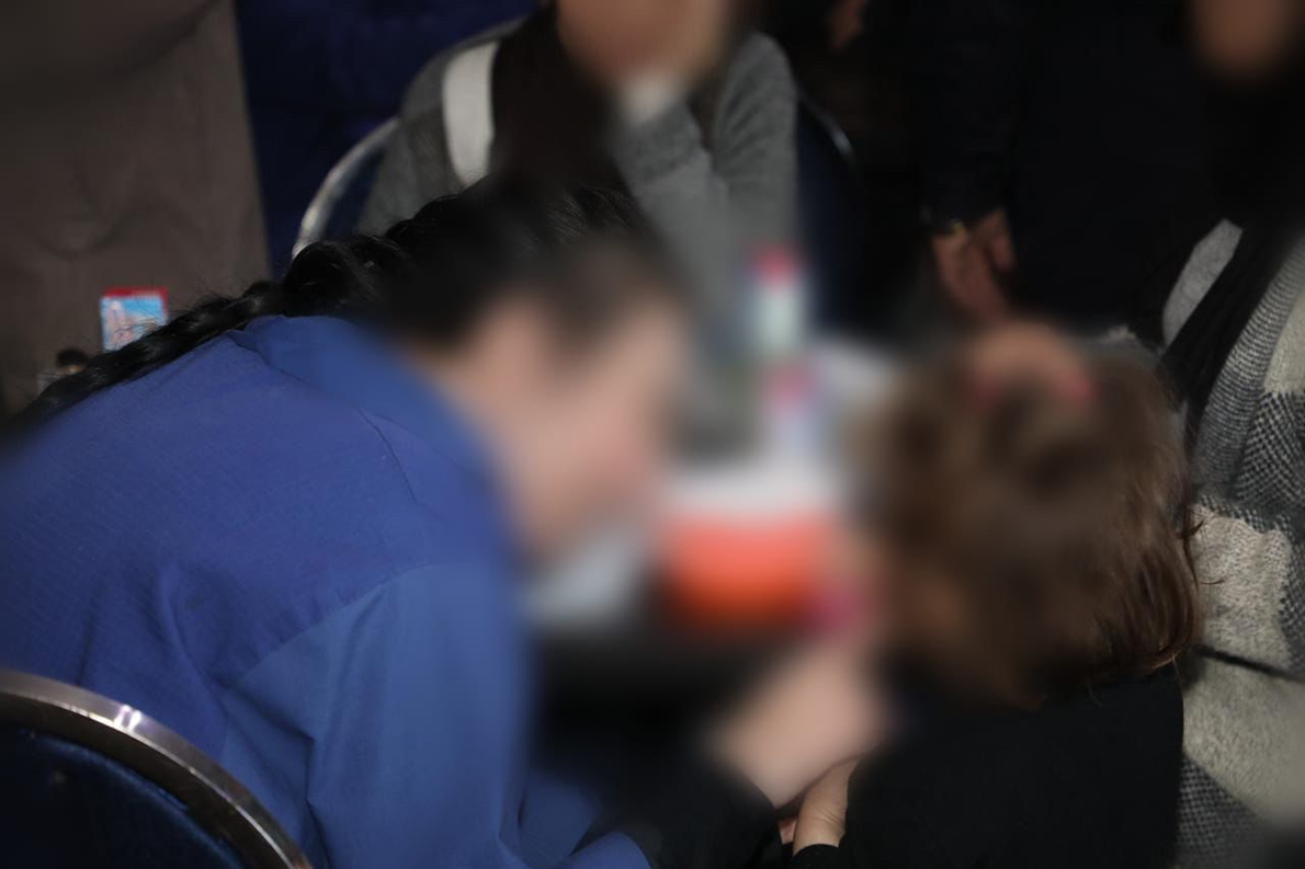 سجينة اردنية تلتقي أسرتها لأول مرة منذ 20 عاماً - صور