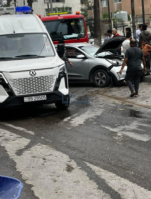 بالفيديو والصور : 3 إصابات إثر تدهور مركبة في اربد