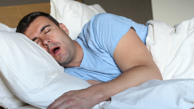 متى يصبح سيلان اللعاب أثناء النوم علامة على مرض خطير؟