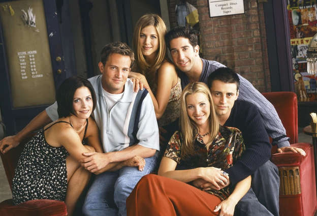 بالفيديو والصور  ..  أبطال Friends ينعون رحيل الصديق السابع جيمس مايكل تايلر
