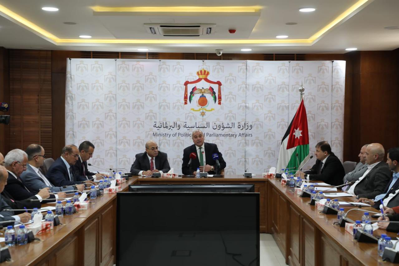 "الشرق الأوسط" تشارك في لقاء جمع عمداء شؤون الطلبة بوزير الشؤون السياسية والبرلمانية