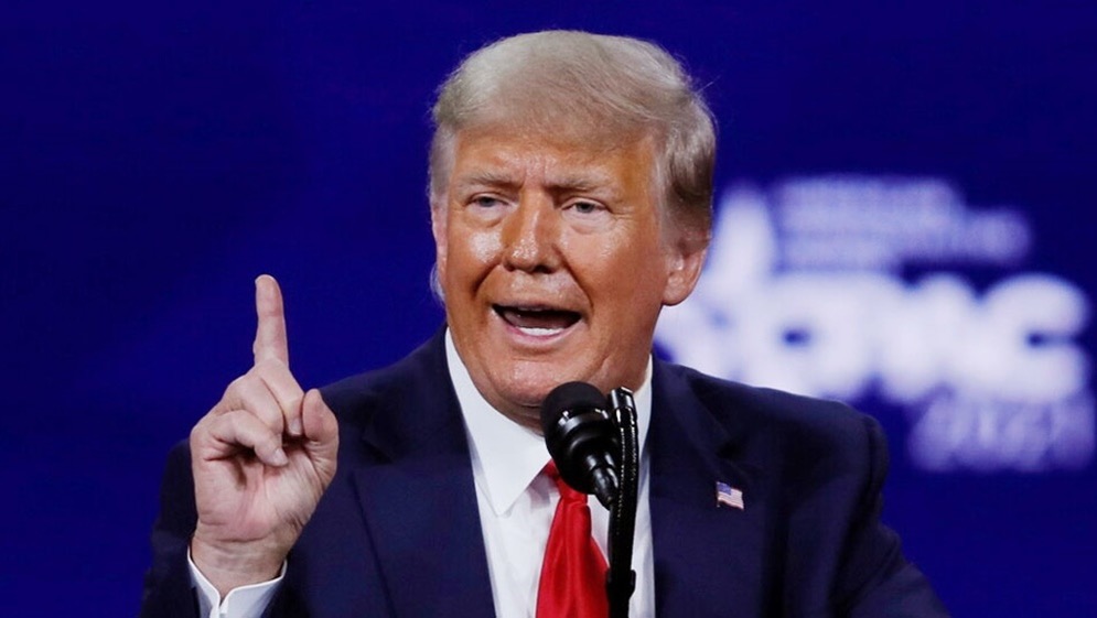 ترامب: إيران ابلغتنا أنها بحالة انهيار وتطالبنا بفتح مضيق هرمز