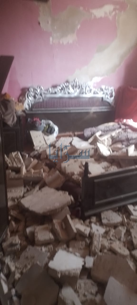 العناية الإلهية تنقذ عائلة بعد سقوط أجزاء من سقف منزل بالاغوار الشمالية .. فيديو وصور 