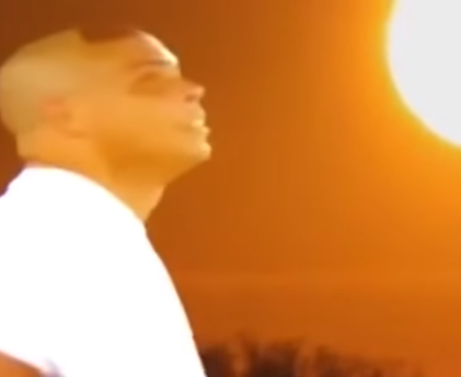 بالفيديو .. أجمل ماقيل عن الظاهره رونالدو بصوت فارس عوض