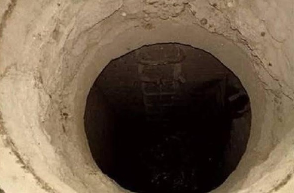 انتشال جثة شاب مات في حفرة نبشها بنفسه  ..  تفاصيل 