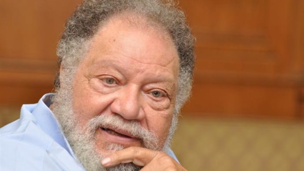 طلب "غريب جدًا" من يحيى الفخراني لزوجته بعد وفاة رجاء الجداوي