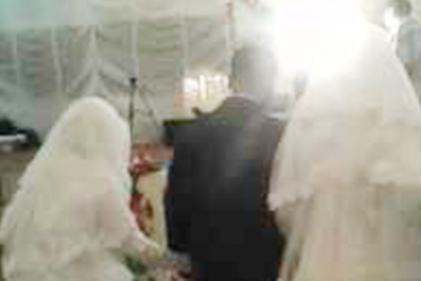 عريس إماراتي يعاقب عروسه العنيدة بـ"ضرّة" يوم الزفاف