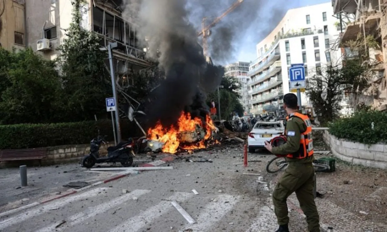 6 إصابات جراء القصف الإيراني على وسط إسرائيل