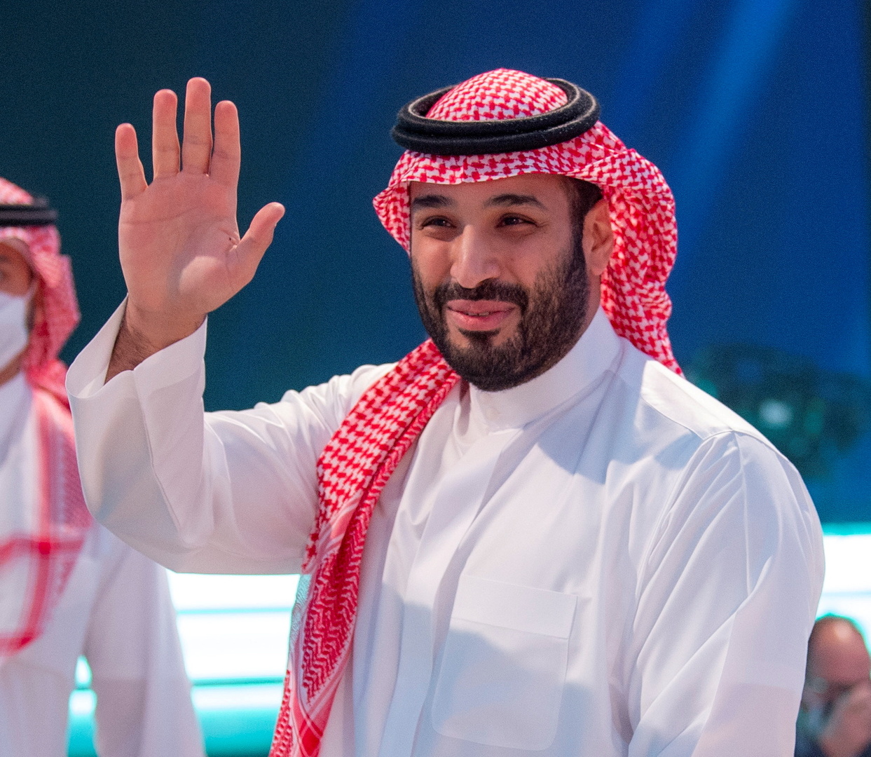 ولي العهد السعودي يبدأ زيارة خارج المملكة هي الأولى من نوعها