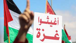 الأردنيون يقبلون على التبرع نقدا لدعم غزة