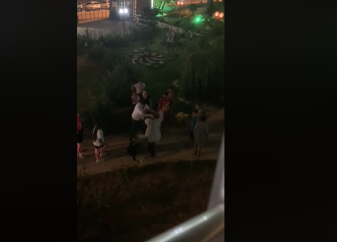 فيديو صادم  .. لحظة قيام رجل بالاعتداء على طفل أردني بطريقة بشعة في تركيا 