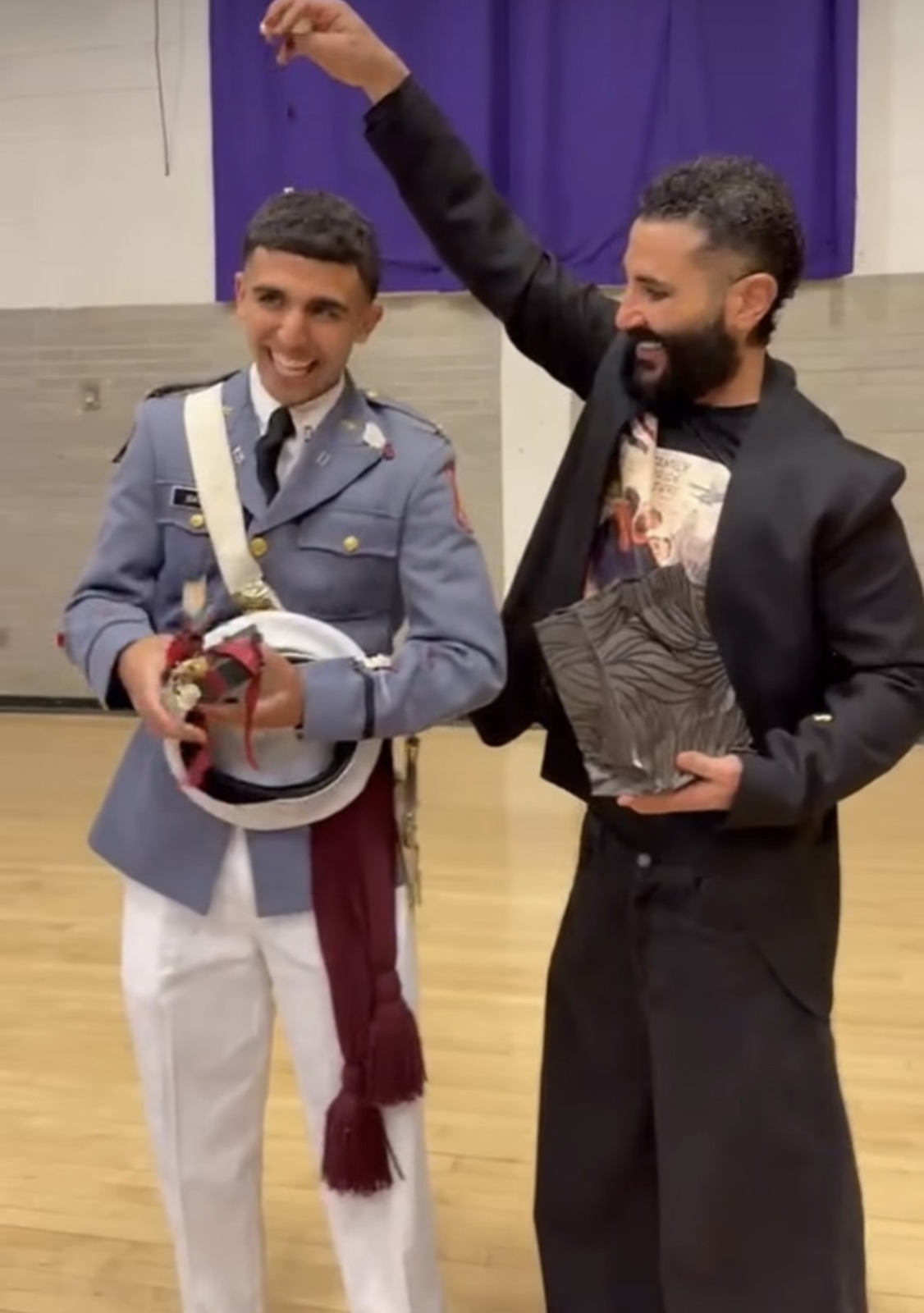 أحمد سعد يحتفل بتخرج نجله: بقى راجل اعتمد عليه -فيديو