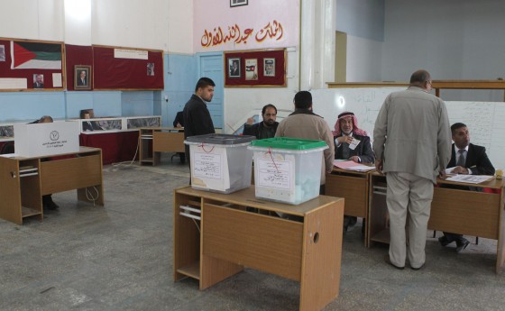 راصد: خرق سرية الاقتراع وتصويت جماعي في انتخابات المعلمين