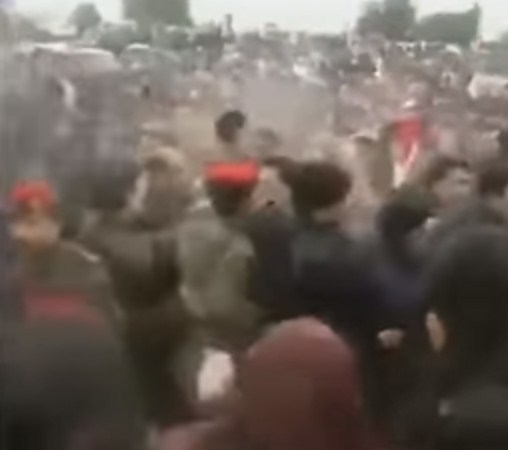 بالفيديو  ..  لحظة الاعلان عن وفاة الملك الحسين بن طلال عام 1999 و ردة فعل الاردنيين