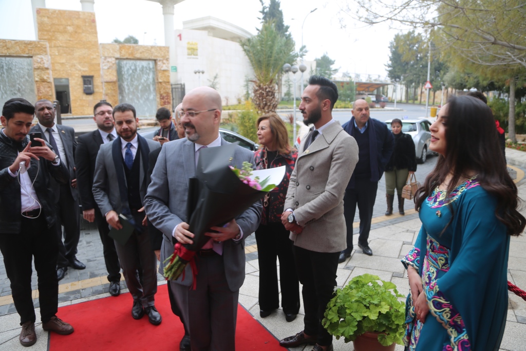 السفير العراقي يزور جامعة البترا ويلتقي برئاسة الجامعة والطلبة العراقيين