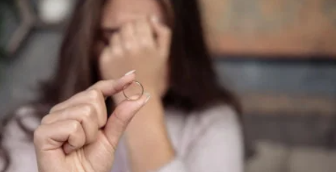 كيف أتعامل مع زوجة تصرّ على الطلاق
