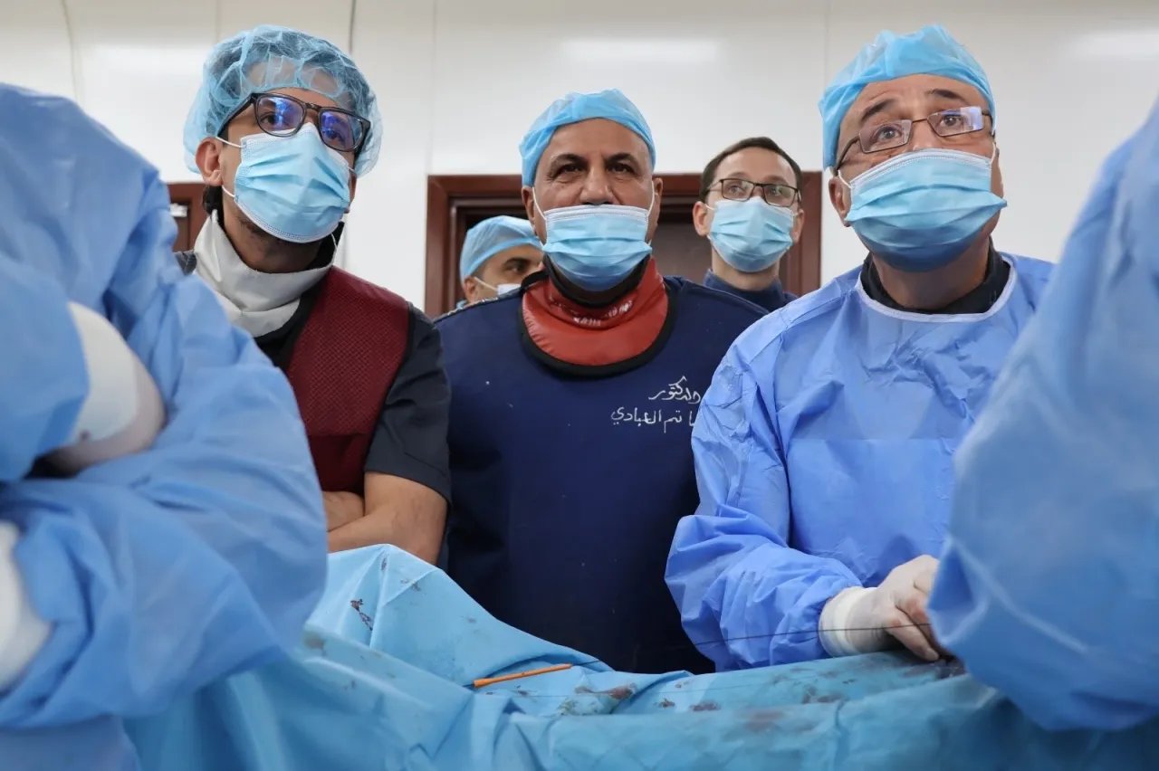 إجراء عمليات متقدمة لعلاج ضغط الدم المقاوم للادوية في مركز الملكة علياء لأمراض وجراحة القلب