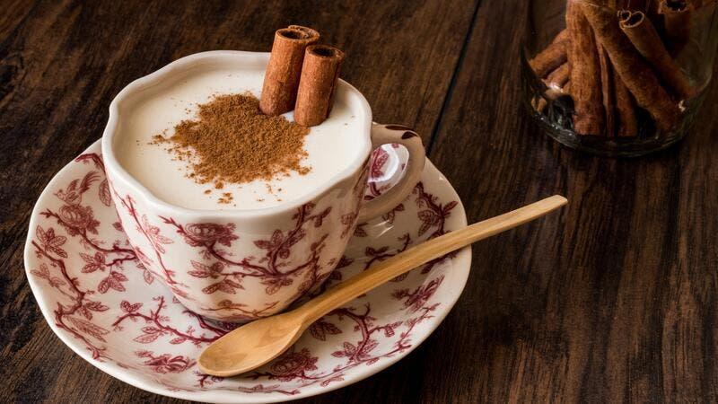 على الطريقة التركية ..  حضري السحلب بالقرفة