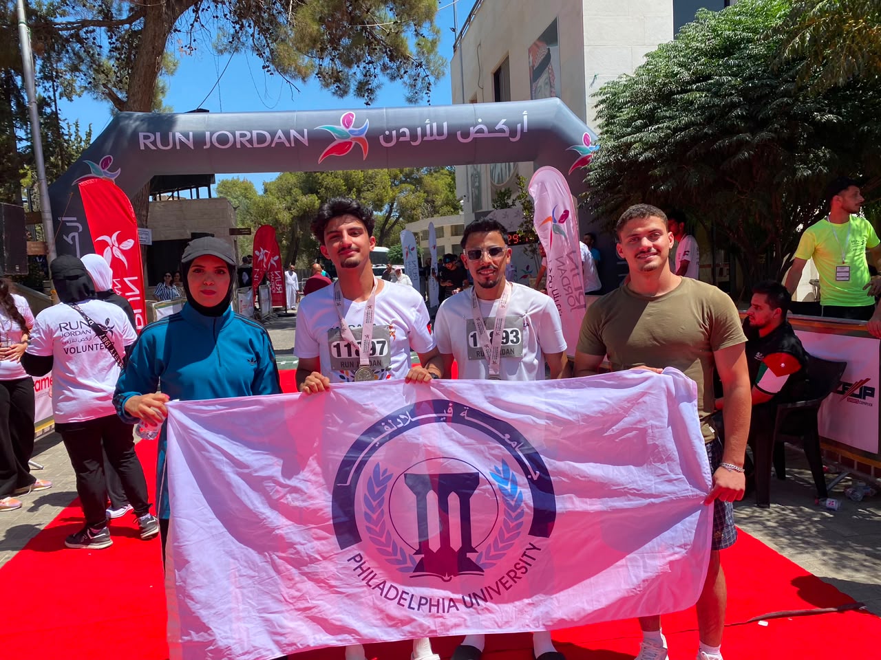 طلبة جامعة فيلادلفيا يحققون مراكز متقدمة في سباق "فسيفساء مادبا 2026"