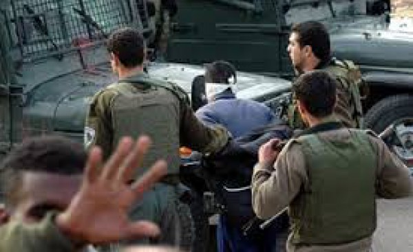 بالاسماء  ..  الاحتلال يعتقل ثلاثة مواطنين من الخليل