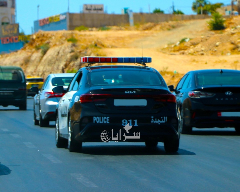 ضبط مركبة تسير بسرعة 204 كم/ ساعة على طريق الأزرق