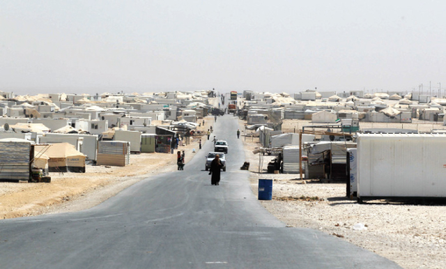 مشروع يوفر 4500 فرصة عمل للاجئين السوريين في مخيم الزعتري