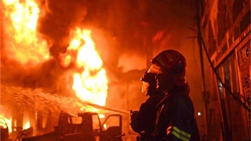 بالفيديو : اشتعال النيران في سوق الرواق الشعبي بالعقبة 