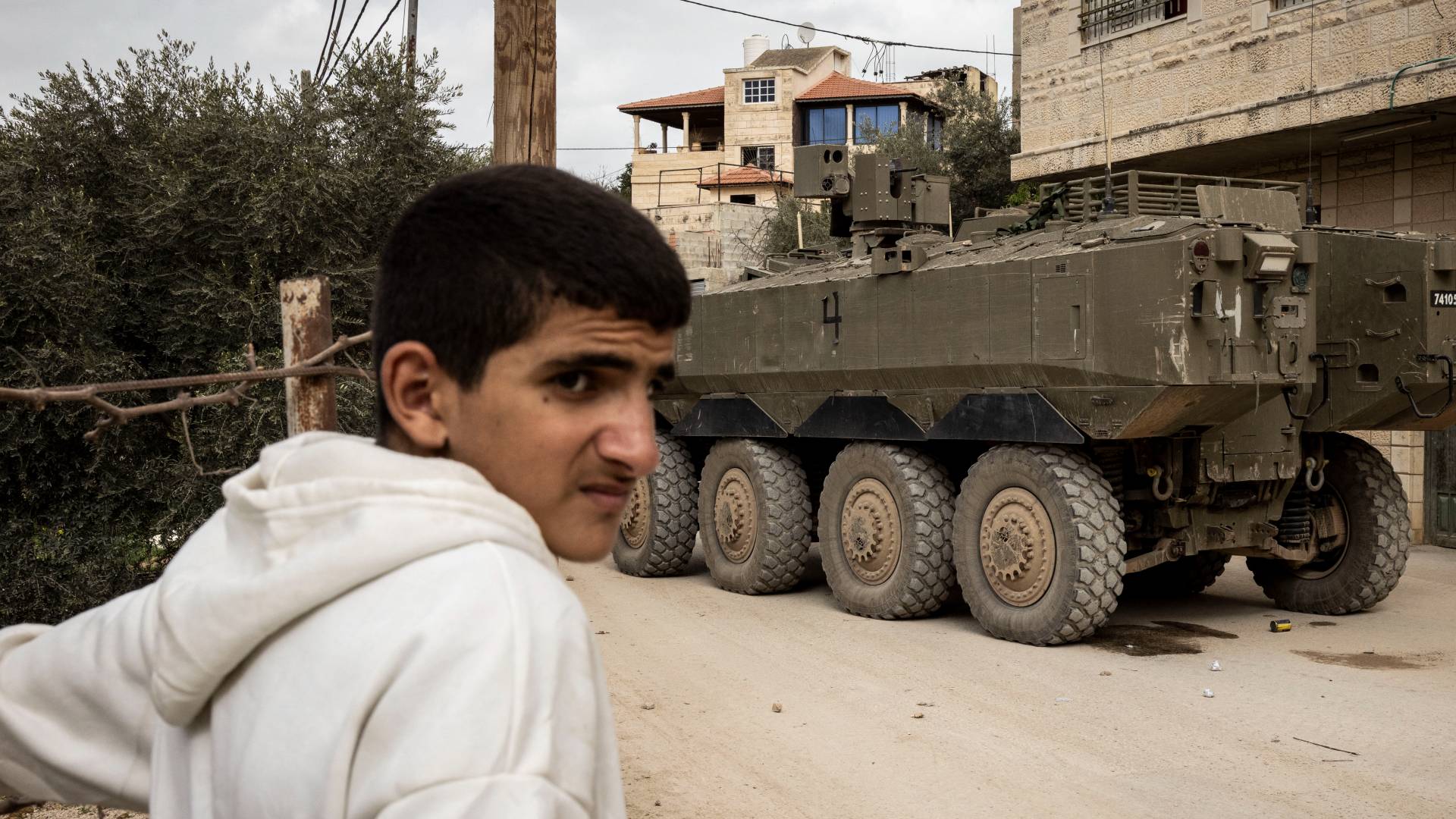 إعلام فلسطيني: قوات الاحتلال تقتحم منطقة قبر يوسف في مخيم بلاطة بمحافظة نابلس