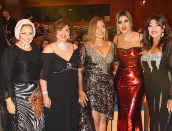 صور فساتين النجمات في حفل جوائز السينما العربية: إطلالة أصالة الأغرب.