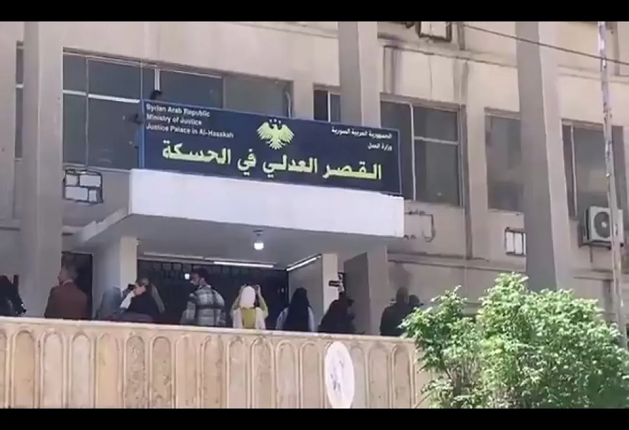 توتر في الحسكة واقتحام القصر العدلي ونزع لوحة رسمية كتبت باللغة العربية