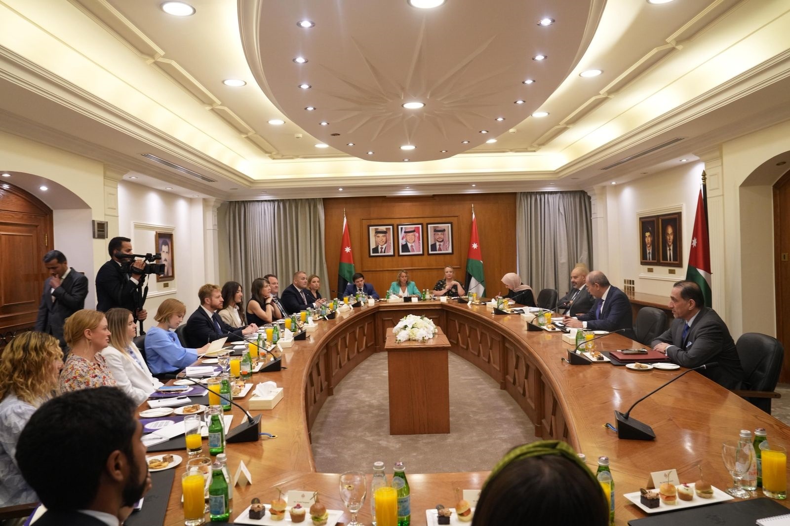  الصفدي: ضرورة فتح كل المعابر مع غزة لدخول المساعدات