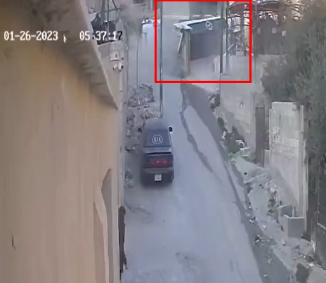 بالفيديو  ..  انقلاب شاحنة في منطقة نادي السباق بماركا الجنوبية ولا اصابات