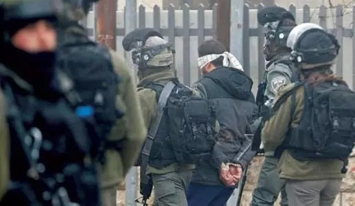 الاحتلال ينفذ حملة اعتقالات في الضفة والقدس