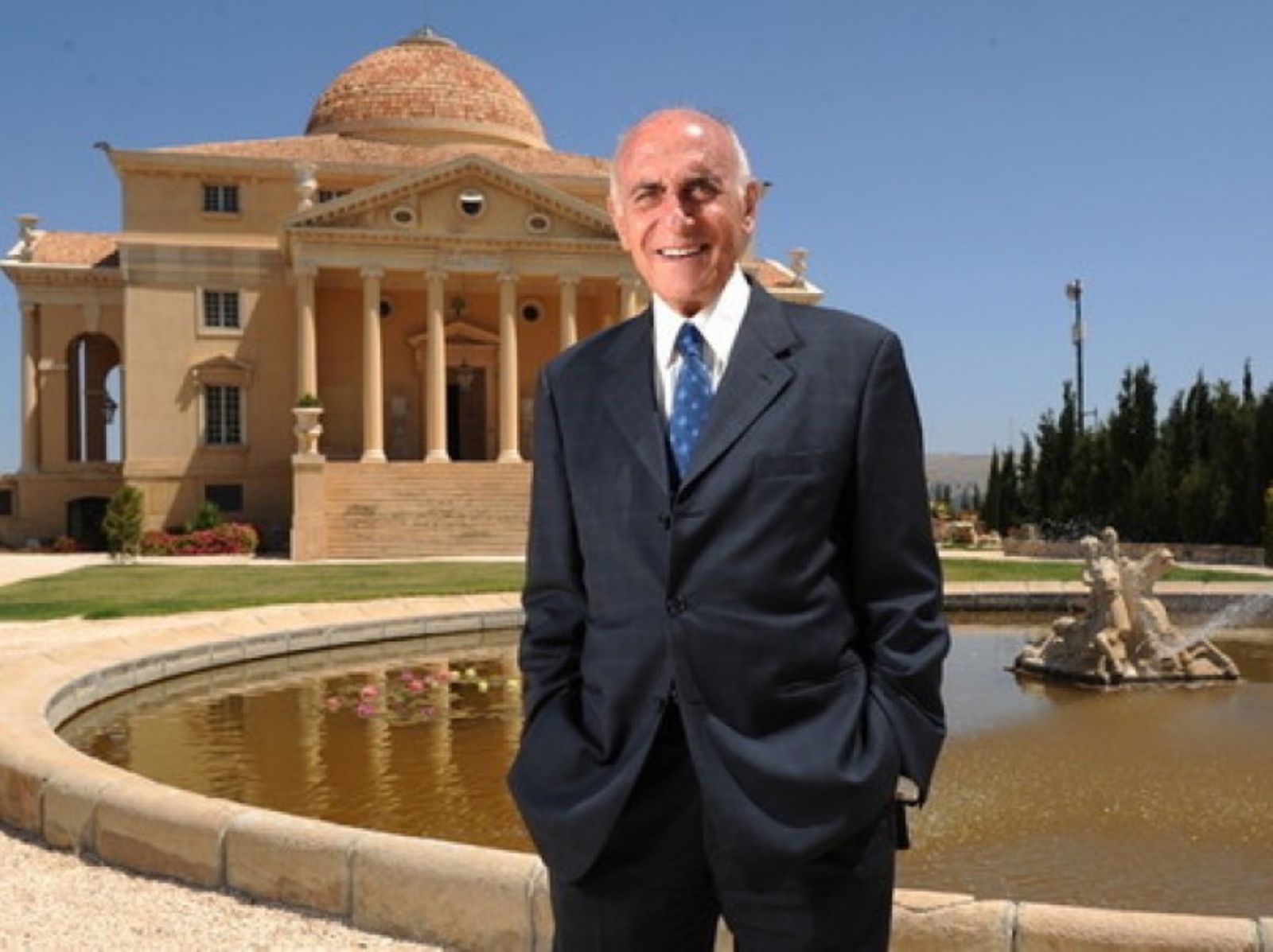 منيب المصري يعيد وسام الجوقة الفرنسي احتجاجا على تصريحات ماكرون