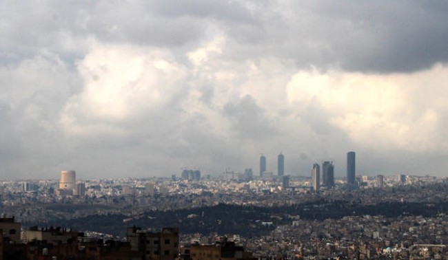 أجواء باردة في أغلب مناطق المملكة وتحذيرات من تشكل الضباب بالمرتفعات الأربعاء 