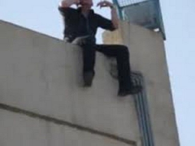 ثلاثيني يحاول الانتحار من فوق بناية في ماركا بسبب غلاء المعيشة