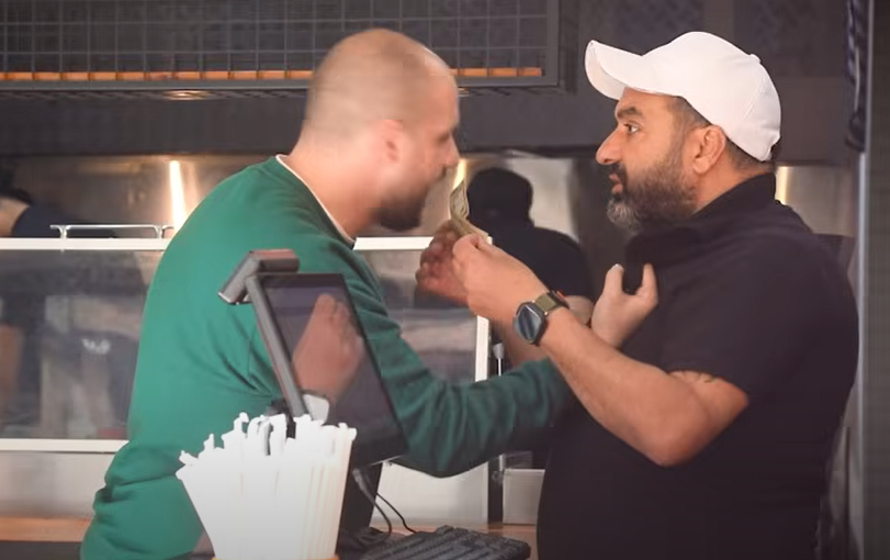 الكاميرا الخفيه: وين راحت ال 100 دولار 