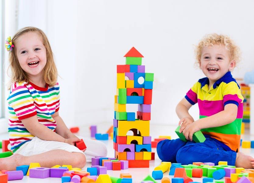 ألعاب الطفل: اختيار الألعاب المناسبة ودورها في التطوير المعرفي