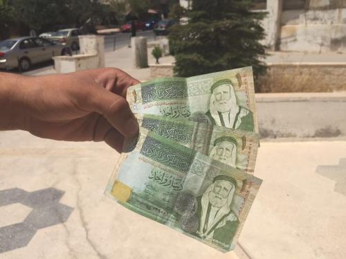 خبراء : العيدية للأطفال في العيد تساهم في تنمية شخصيتهم الاقتصادية 