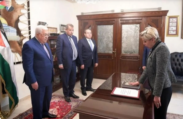 إصابة سفيرة فلسطين بطهران بعد هجوم محتجين على مقر إقامتها