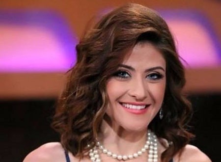 هيدي كرم تسخر من صورتها   ..  صورة 